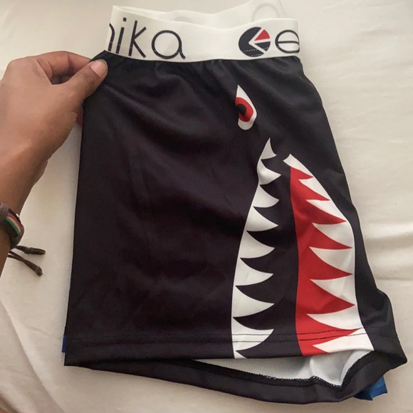 Ethika - Picture 1 of 5
